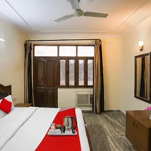 oyo-flasgship-70337-av-homes.top-gurgaonhotels.com/